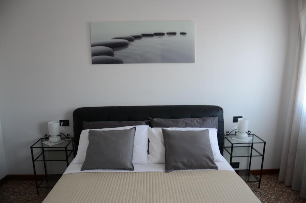 Ca' Delfina Holiday Home Veneza Quarto foto