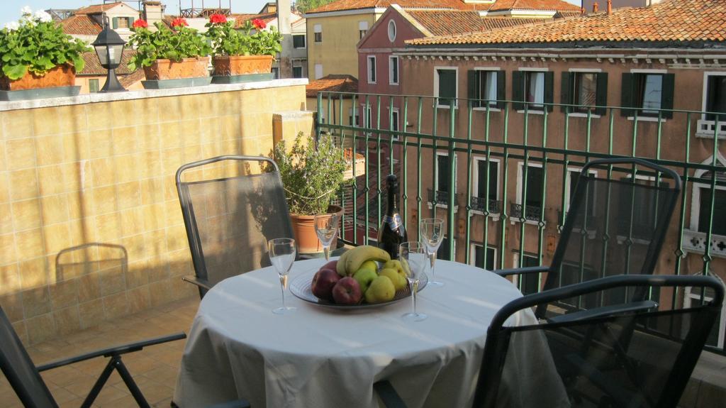 Ca' Delfina Holiday Home Veneza Exterior foto