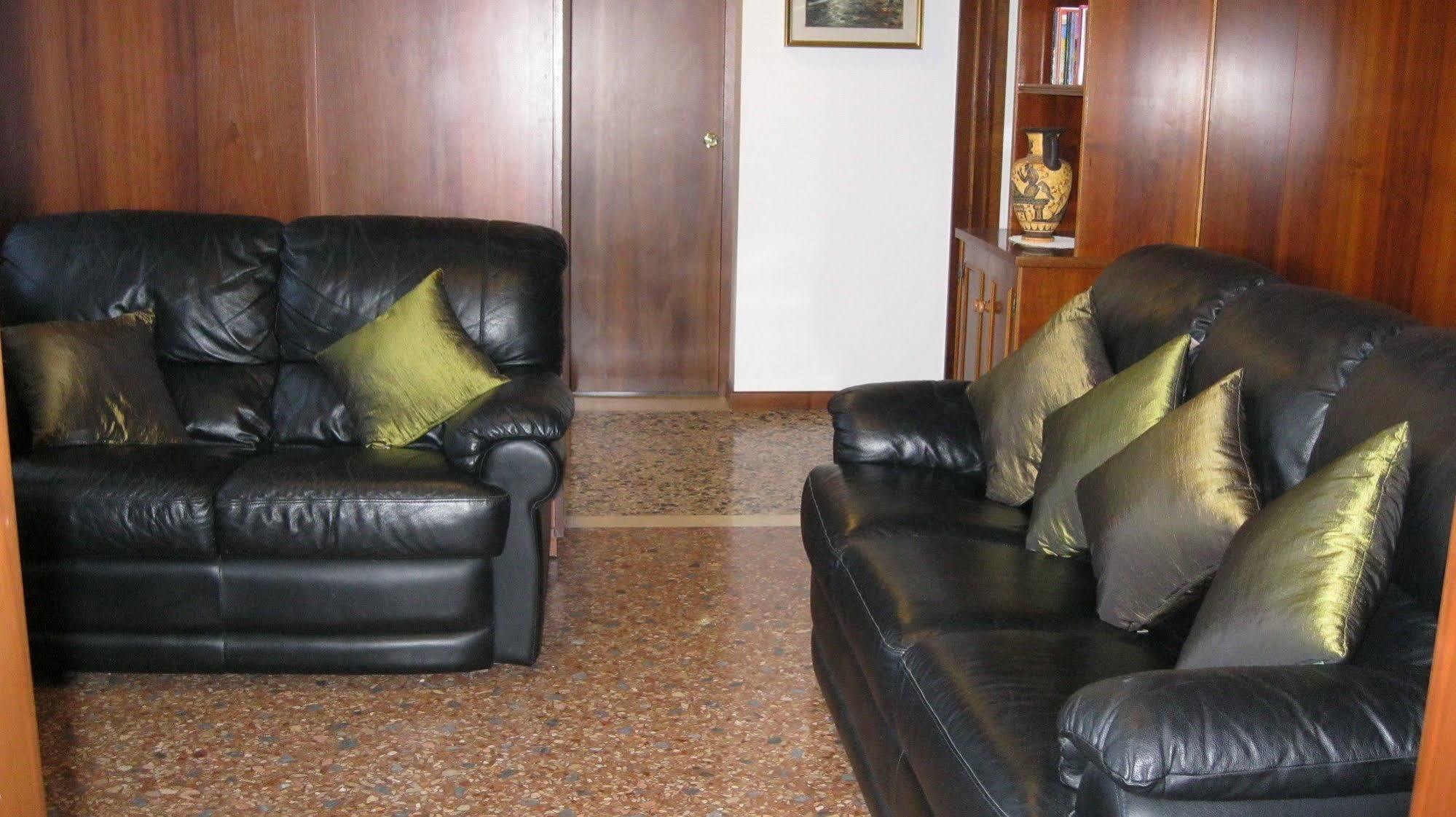 Ca' Delfina Holiday Home Veneza Exterior foto